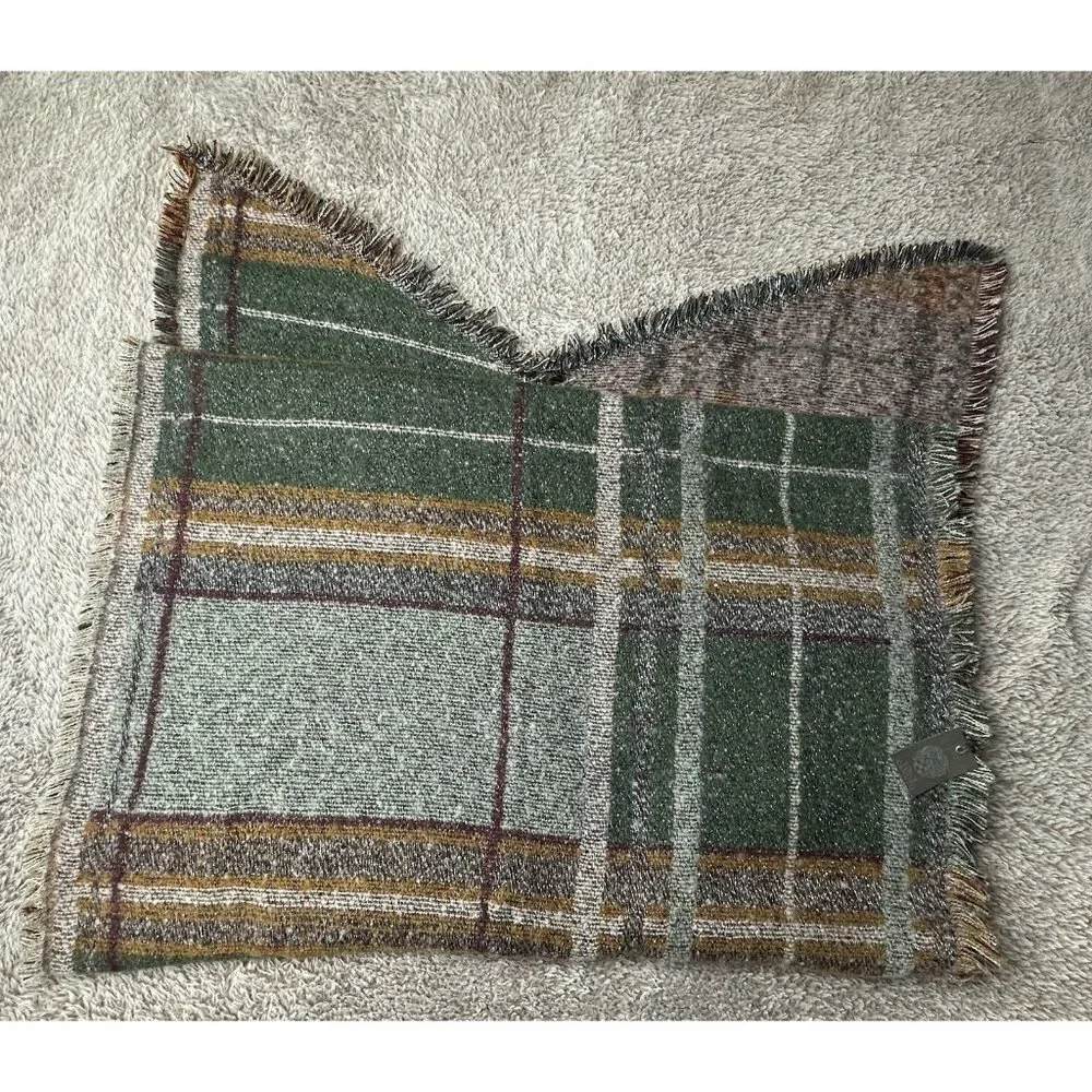 Vince Camuto Women's Plaid Multicolor Cape Shawl Oversized Wrap with Fringe New